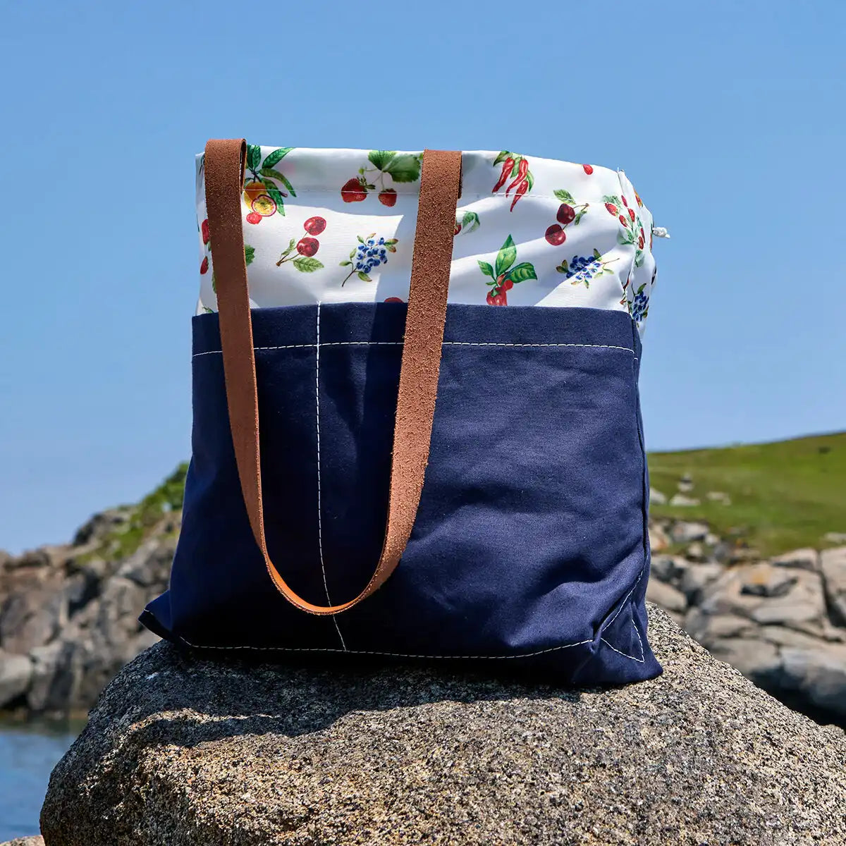 Sea Bags® Botanicals Market Tote Bag in Navy